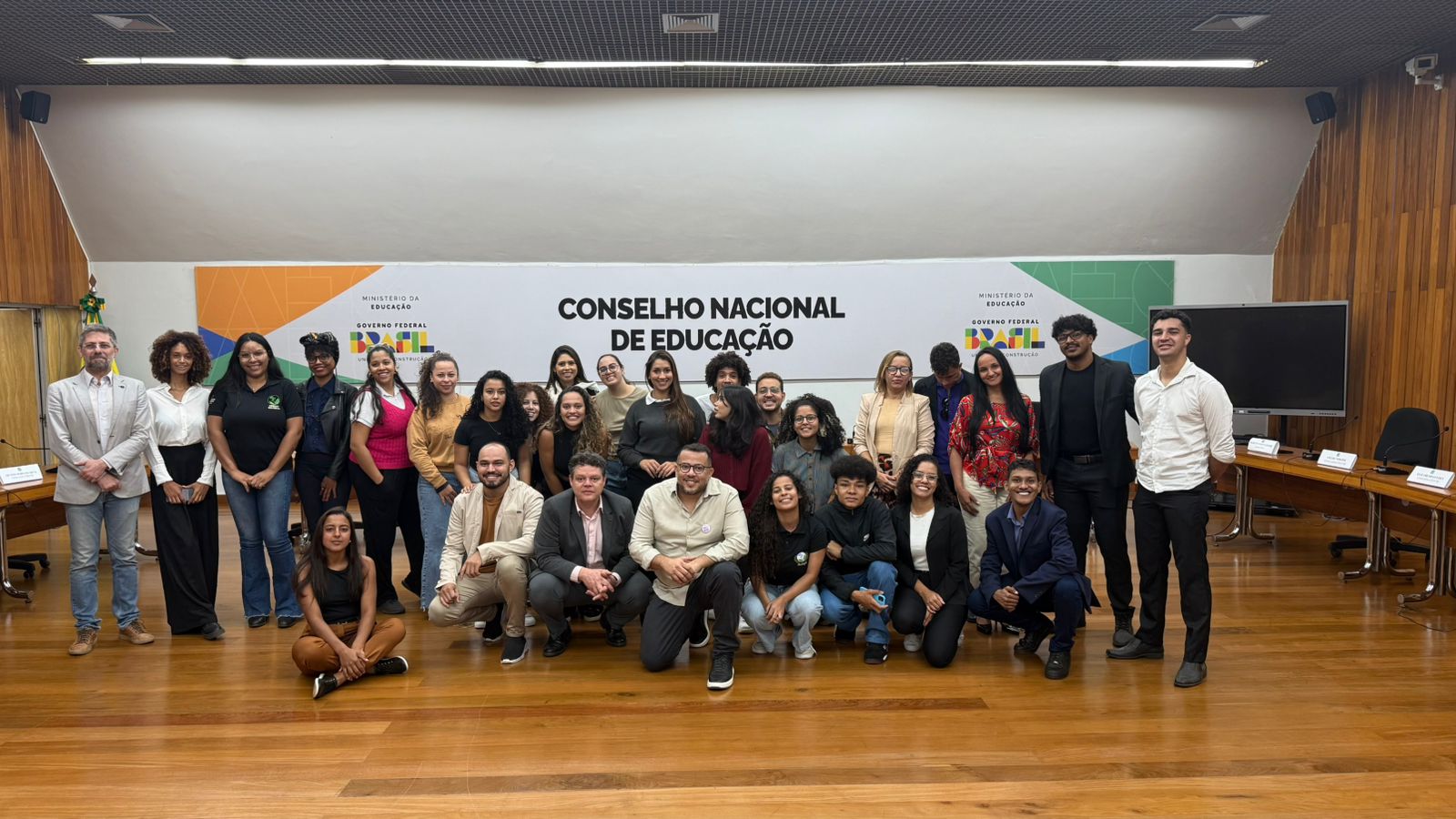 Estudantes das licenciaturas visitam o CNE, em Brasília